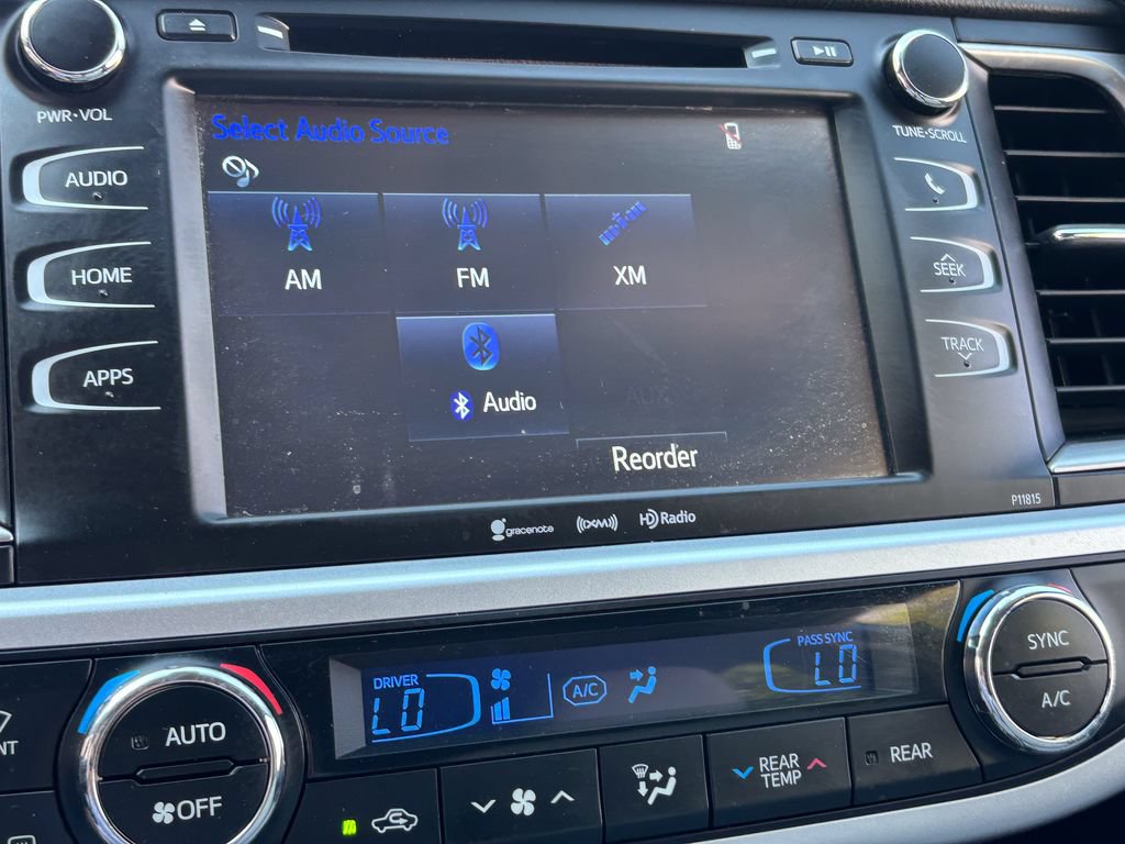 Used 2019 Toyota Highlander Plus AWD/4WD image 38
