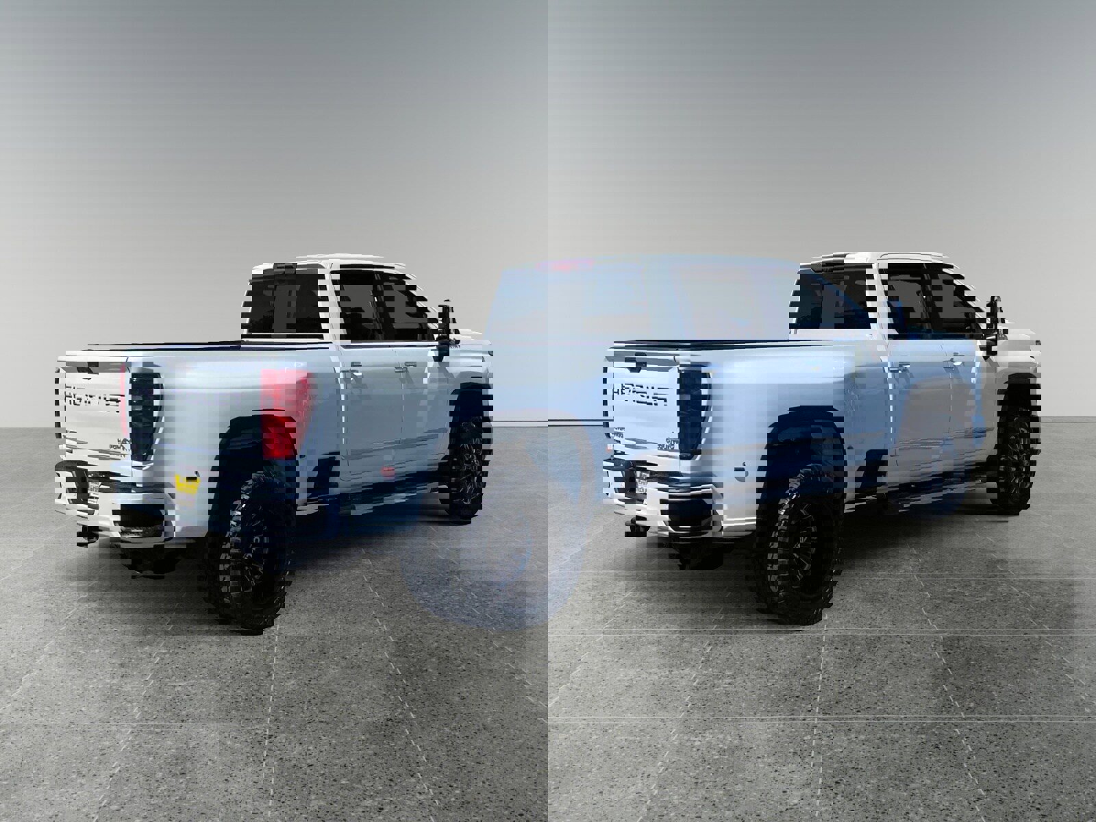 Used 2024 Chevrolet Silverado 3500 High Country w/ High Country Premium Package image 5