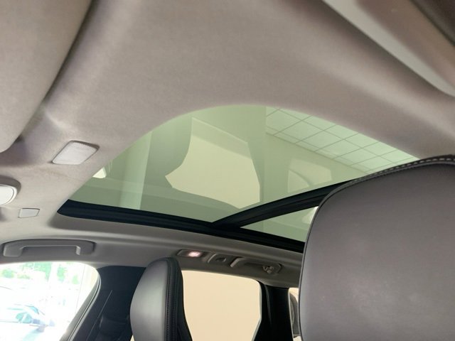 Certified 2022 Volvo XC60 B5 Inscription w/ Climate Package image 19