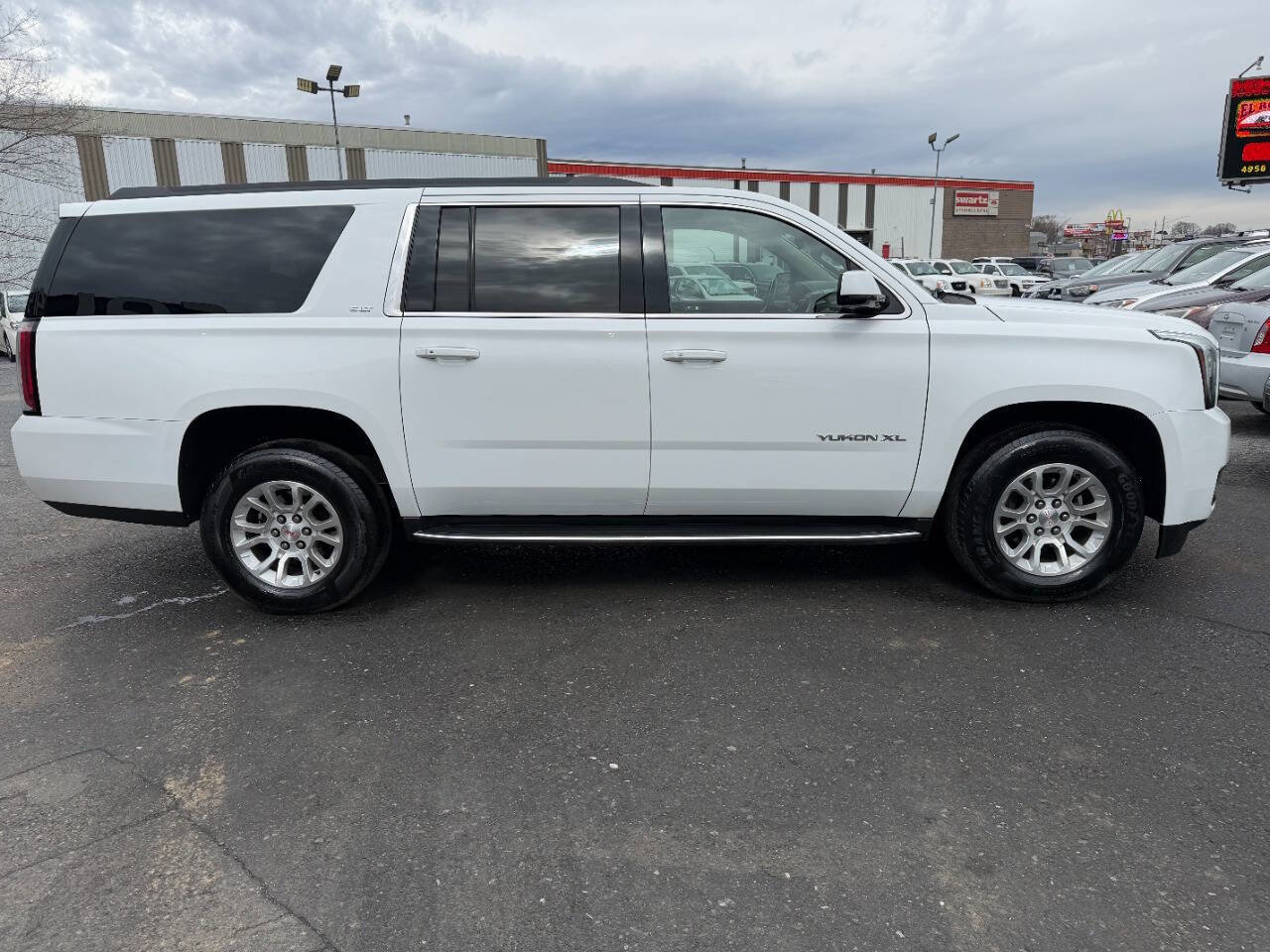 Used 2019 GMC Yukon XL SLT w/ Open Road Package image 7