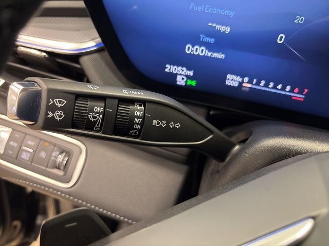 Used 2025 Buick Enclave Sport Touring image 30