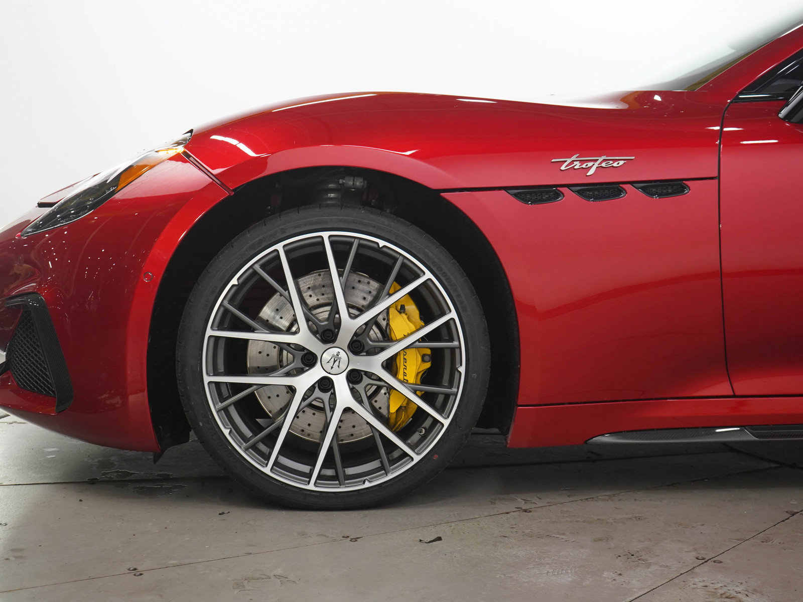Used 2024 Maserati GranTurismo Trofeo AWD/4WD image 23