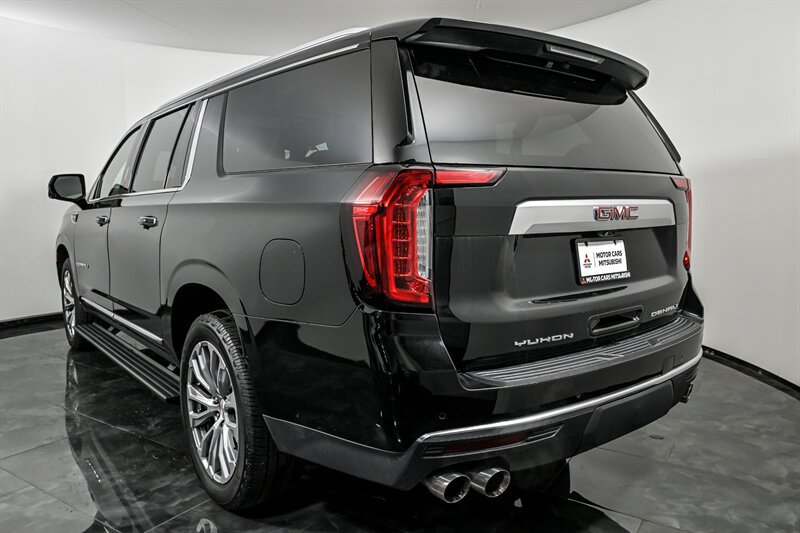 Used 2021 GMC Yukon XL Denali w/ Denali Premium Package AWD/4WD image 7