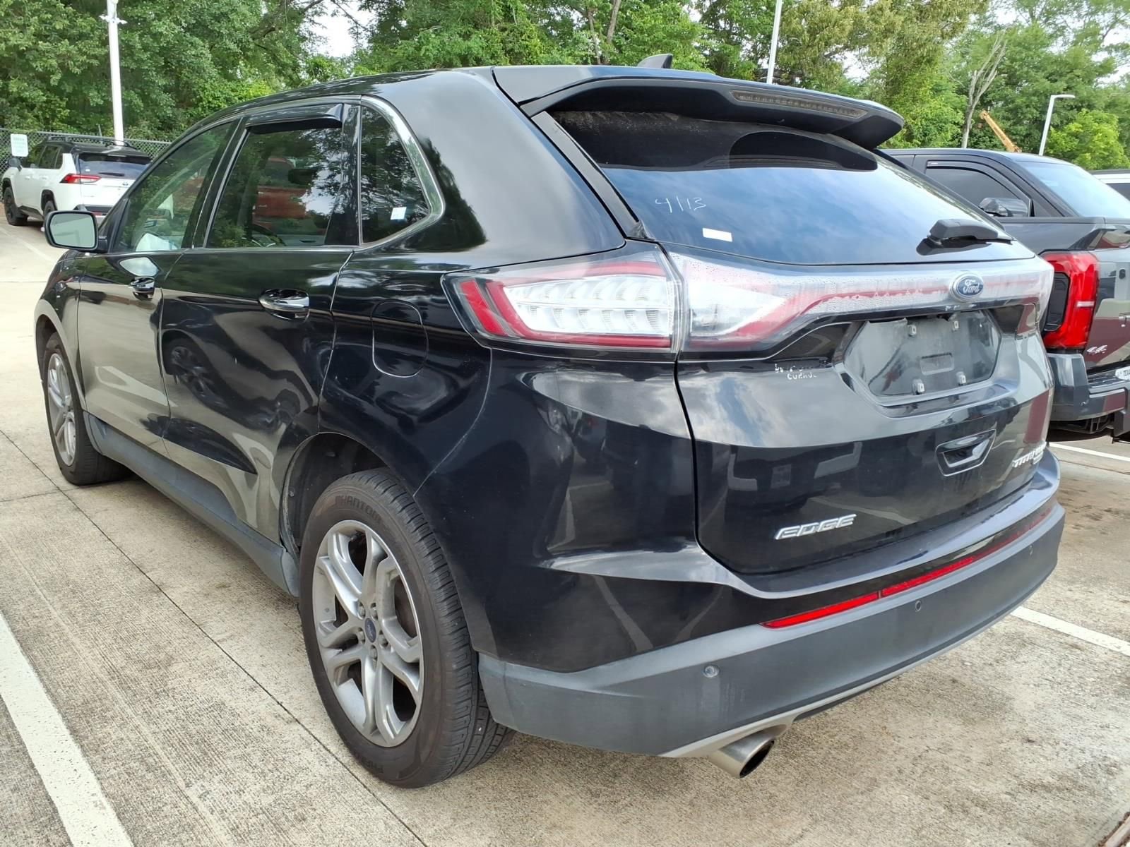Used 2017 Ford Edge Titanium w/ Technology Package image 2
