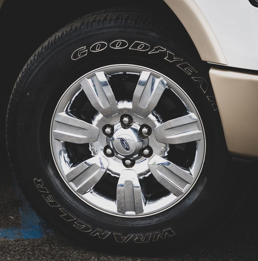 Used 2012 Ford F150 Lariat w/ Lariat Chrome Pkg image 29