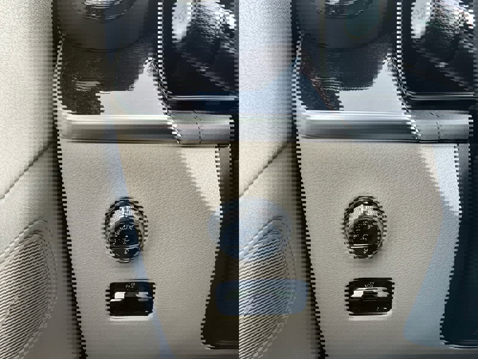 Used 2025 Mercedes-Benz GLC 350e 4MATIC image 19