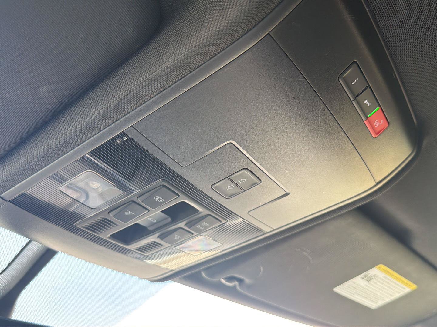 Used 2023 Volkswagen Atlas Cross Sport SE w/ Panoramic Sunroof Package FWD image 29