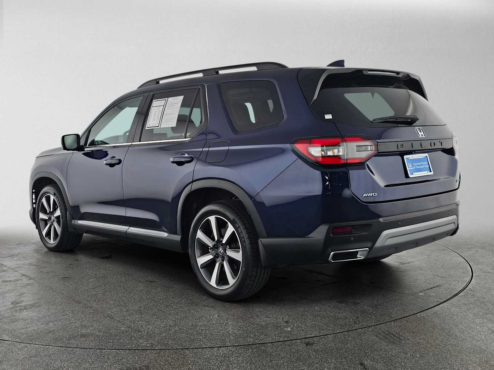 Used 2023 Honda Pilot Elite image 5