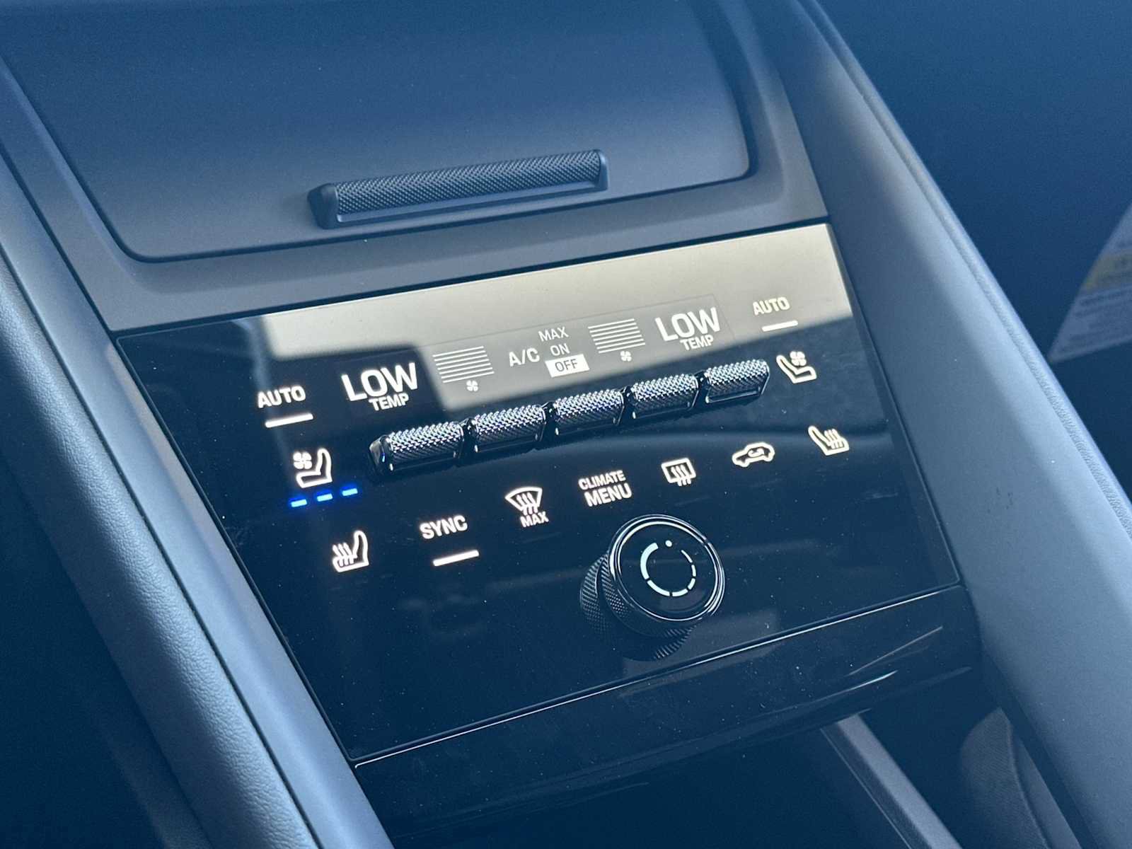 New 2025 Porsche Macan Electric image 21