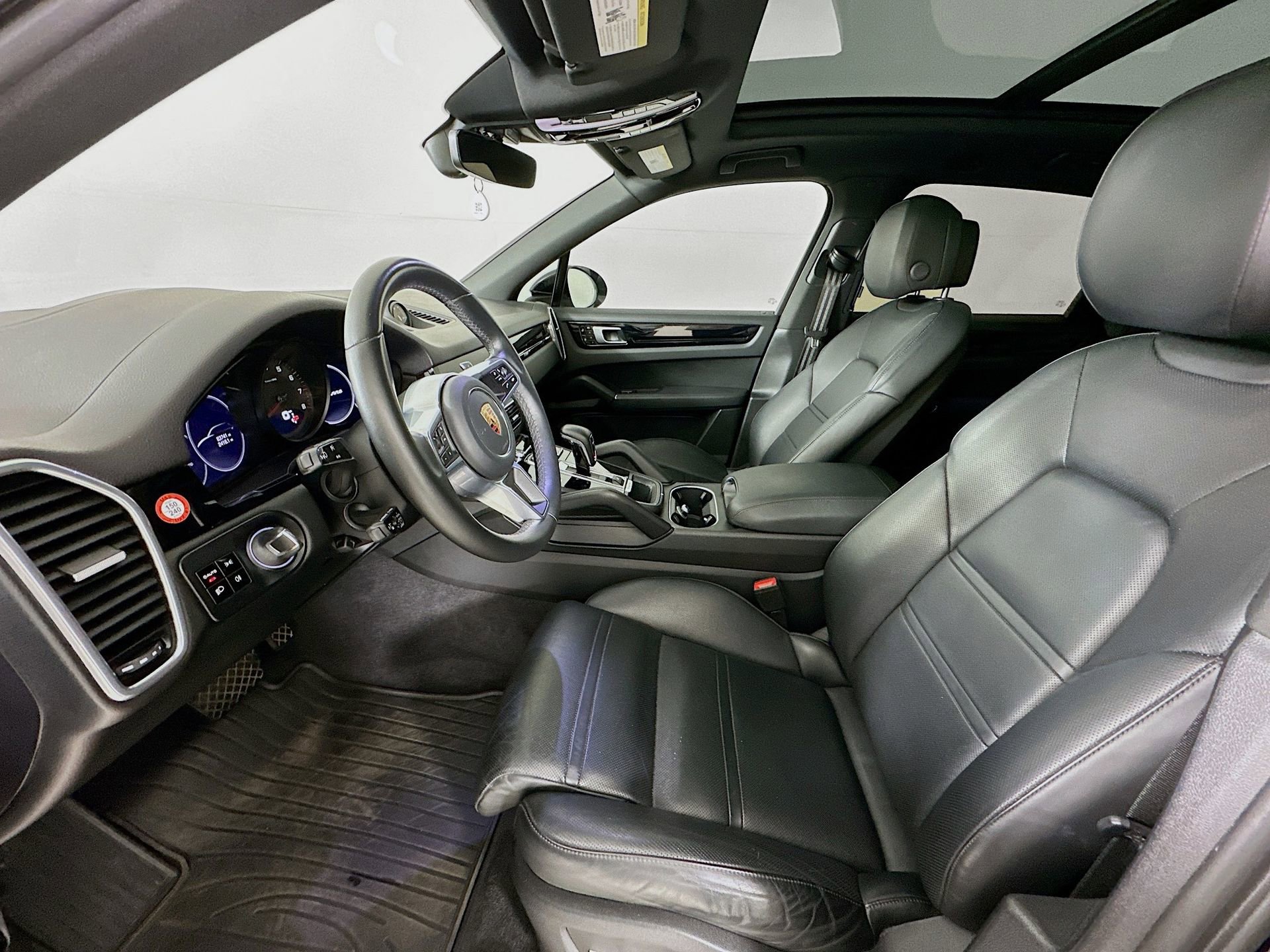 Used 2020 Porsche Cayenne AWD/4WD image 23