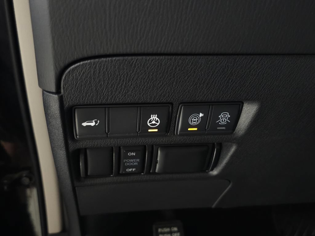 Used 2020 Nissan Armada Platinum w/ Captain's Chairs Package AWD/4WD image 20