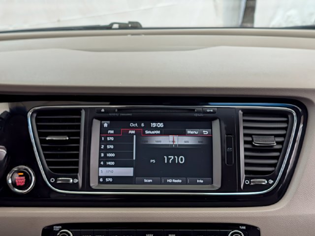 Used 2018 Kia Sedona SX Limited FWD image 26