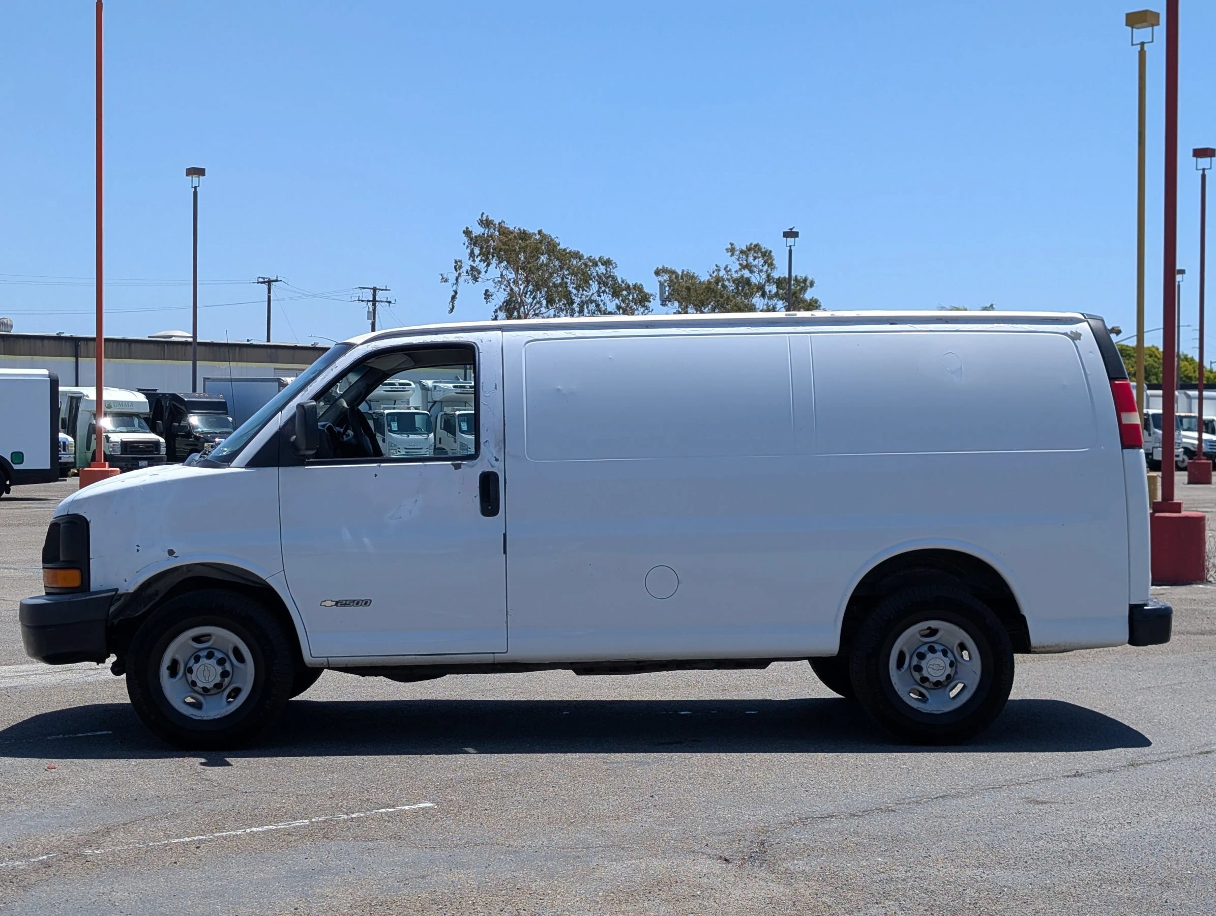Used 2005 Chevrolet Express 2500 RWD image 4