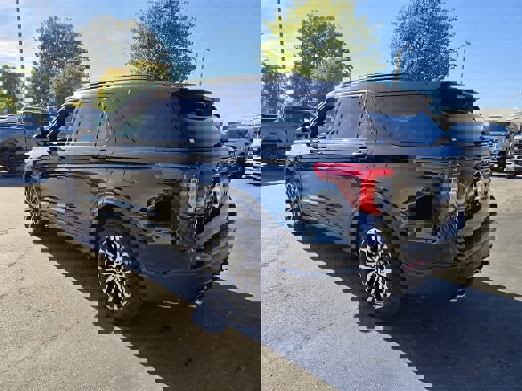 Certified 2022 Ford Explorer ST-Line w/ Class IV Trailer Tow Package image 3