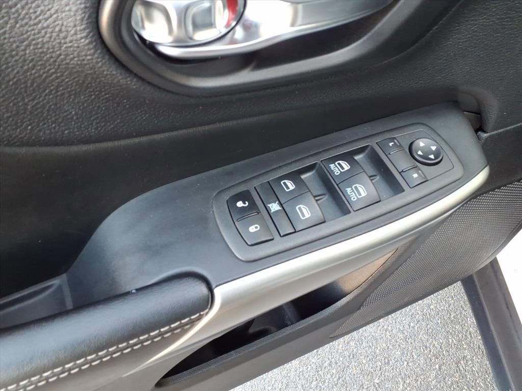 Used 2021 Jeep Cherokee Latitude Lux 80th Anniv w/ Quick Order Package 26U 80TH image 17