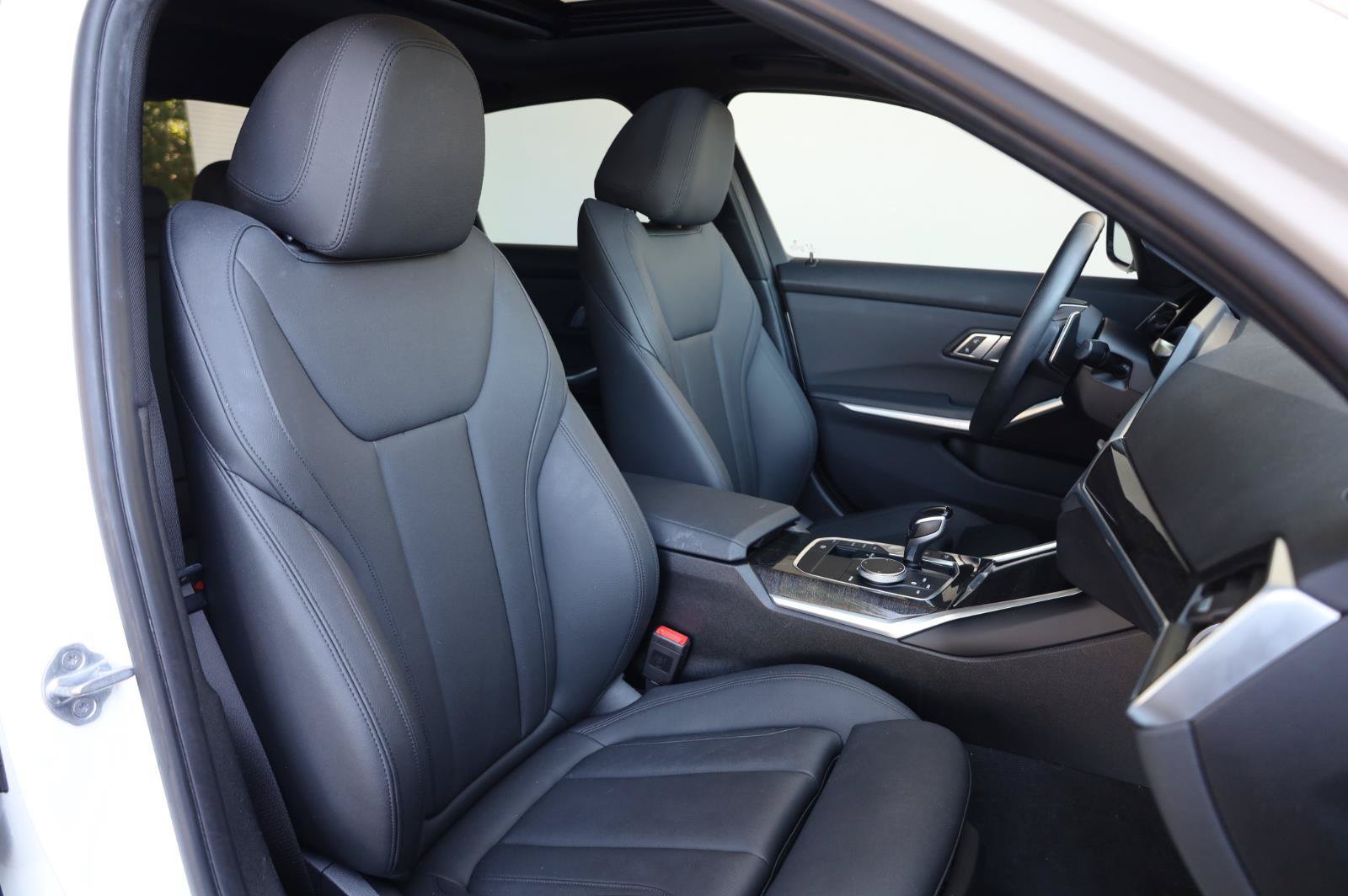 Used 2019 BMW 330i Sedan w/ Driving Assistance Package RWD image 31