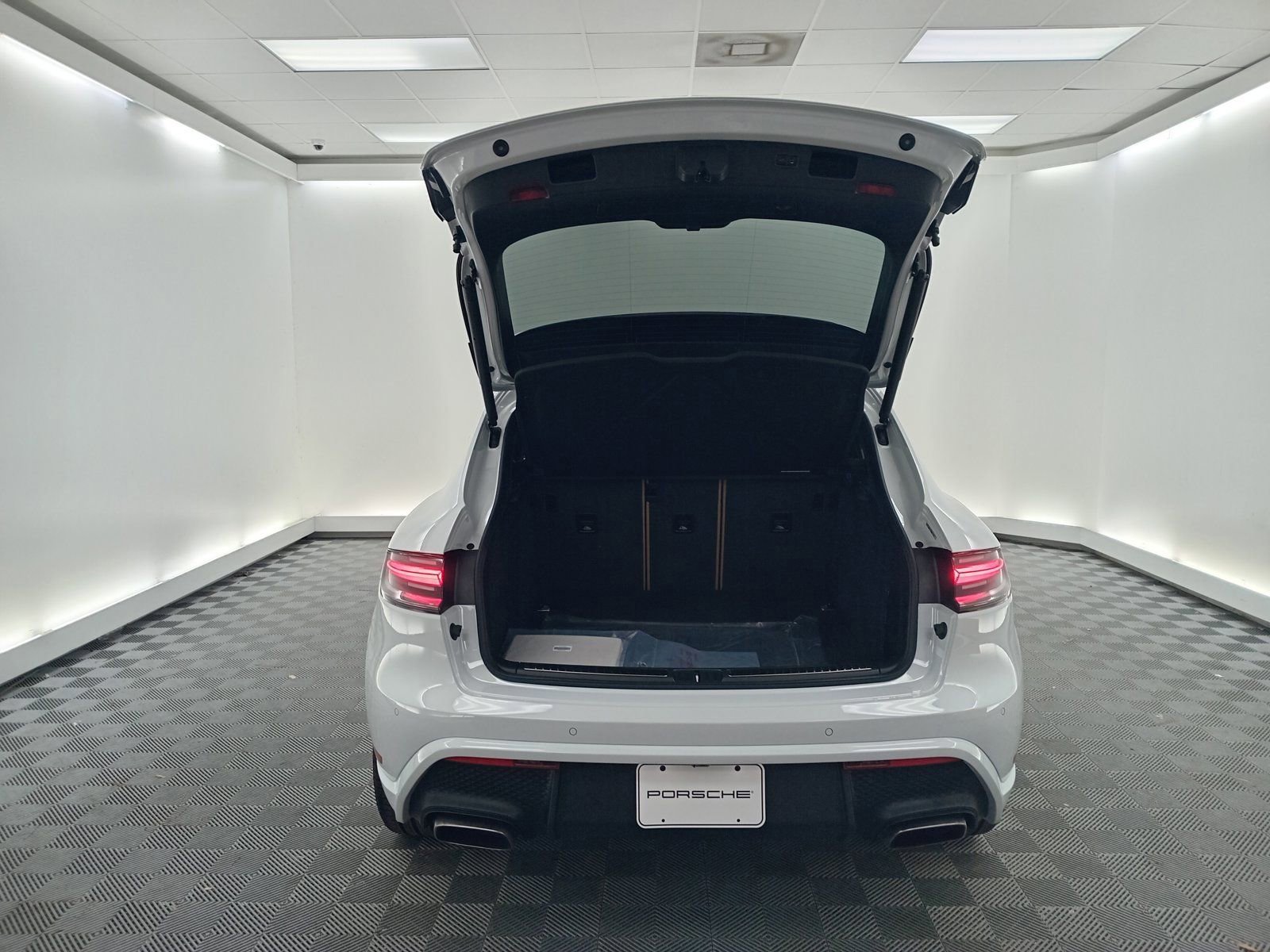 New 2026 Porsche Macan image 12