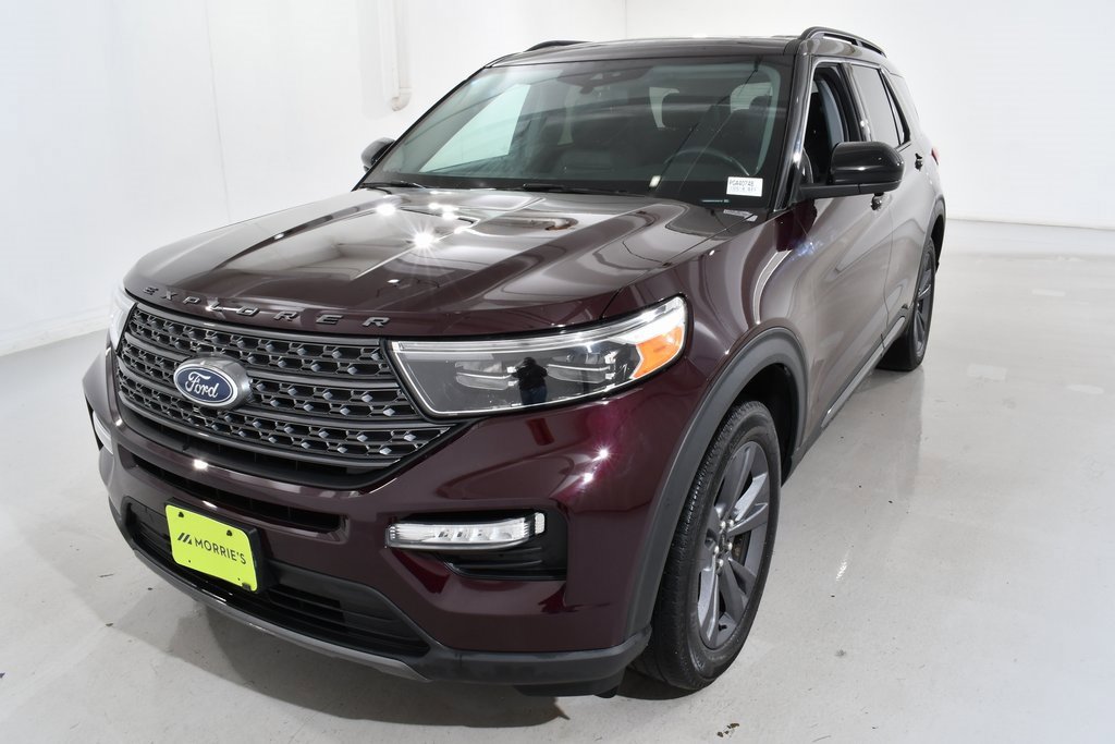 Used 2023 Ford Explorer XLT w/ Equipment Group 202A image 2