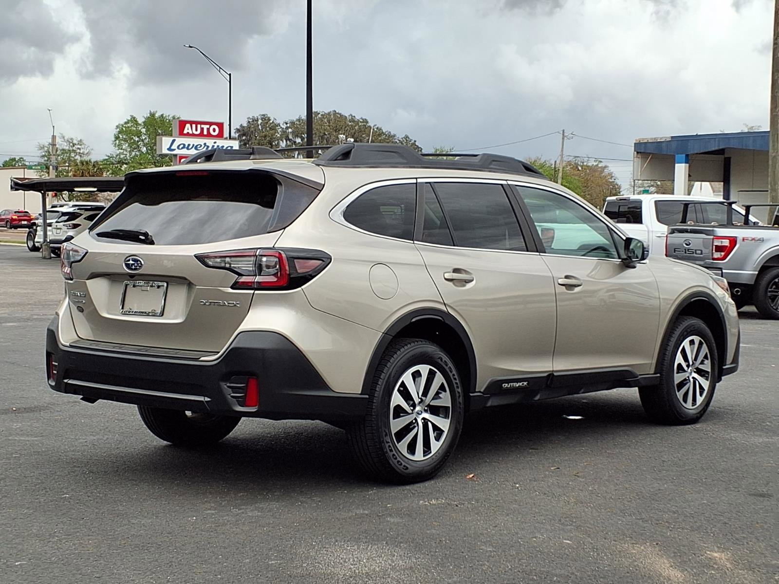 Used 2020 Subaru Outback Premium image 24