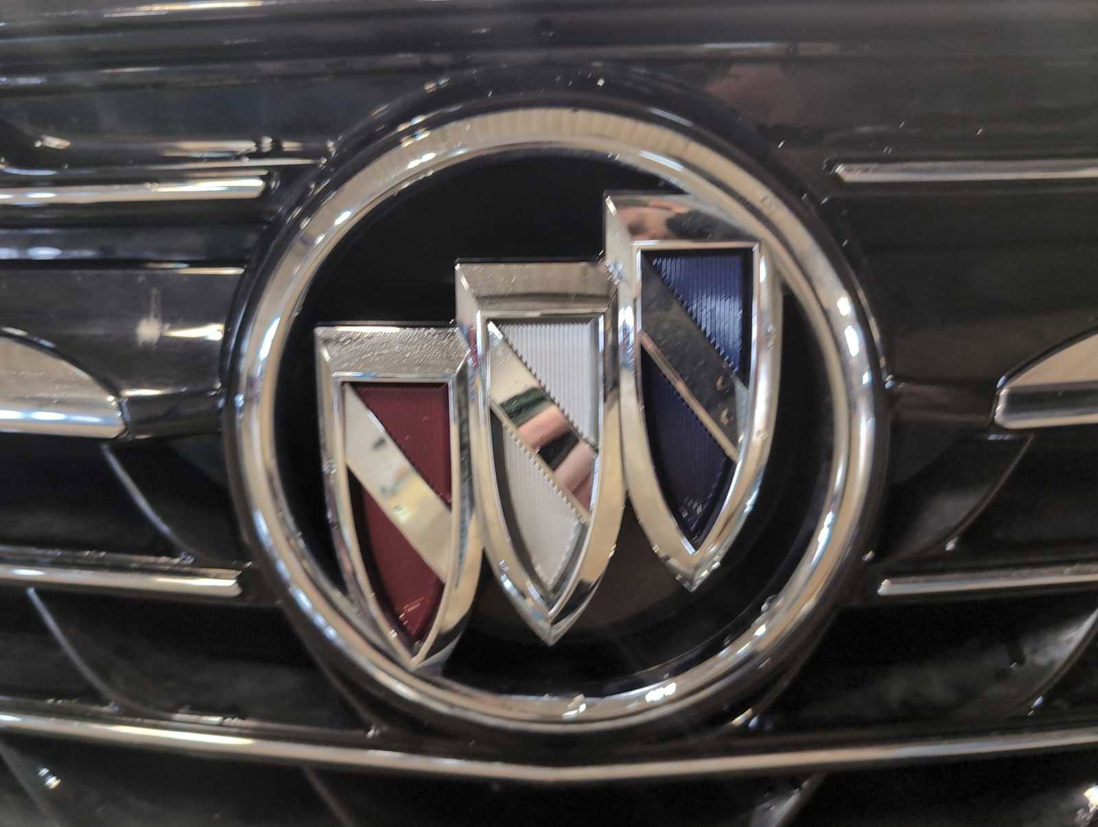 Used 2023 Buick Envision Essence image 27