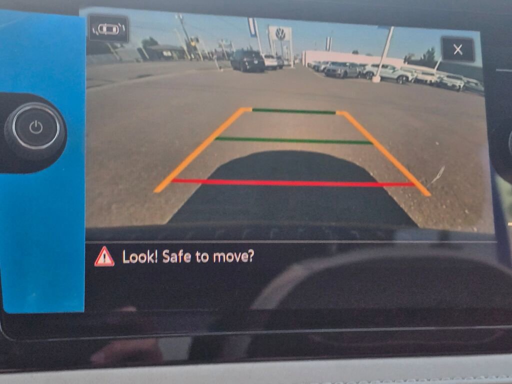 New 2025 Volkswagen Taos SE image 24