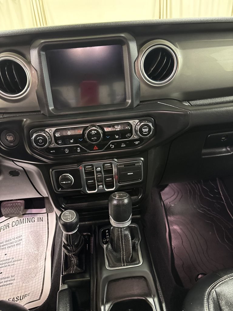 Used 2020 Jeep Gladiator Overland AWD/4WD image 12