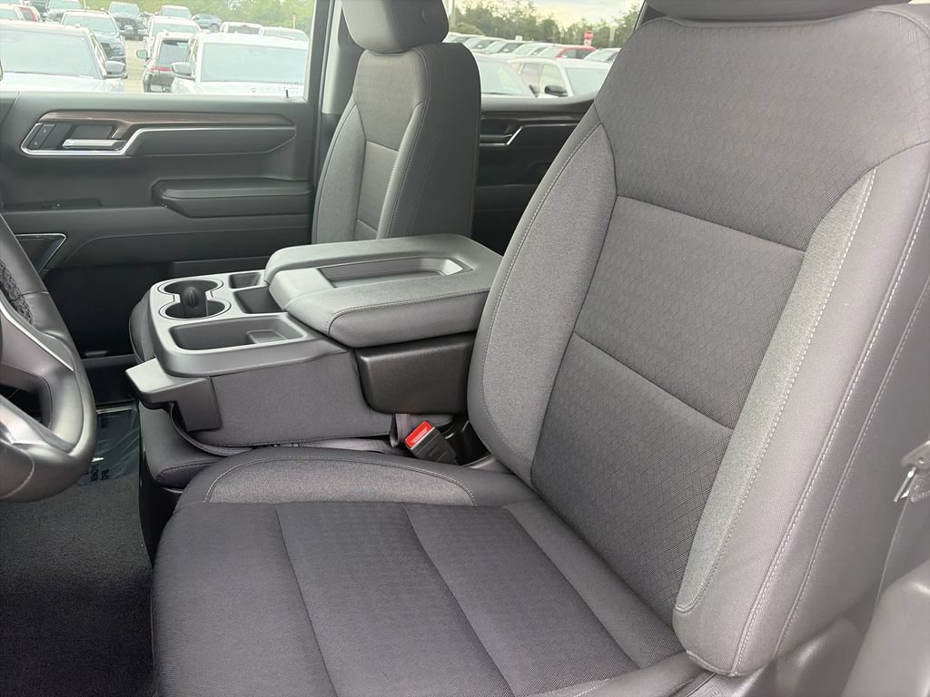 Used 2025 Chevrolet Silverado 1500 LT AWD/4WD image 11