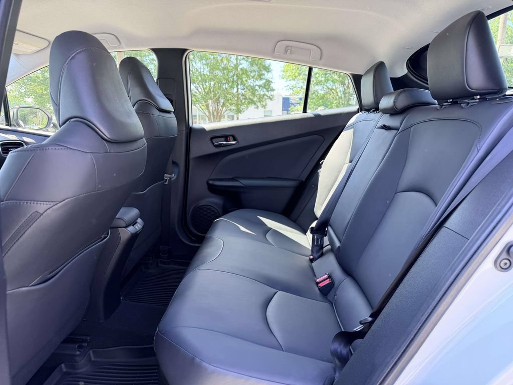 Certified 2022 Toyota Prius FWD image 17