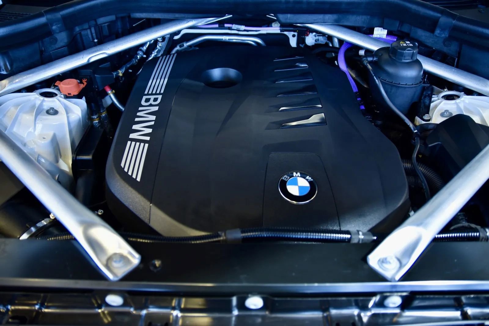 Used 2024 BMW X5 xDrive40i w/ M Sport Package image 31