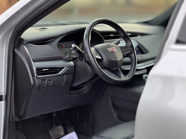 Used 2022 Cadillac XT4 Premium Luxury w/ Safety Alert Package image 11