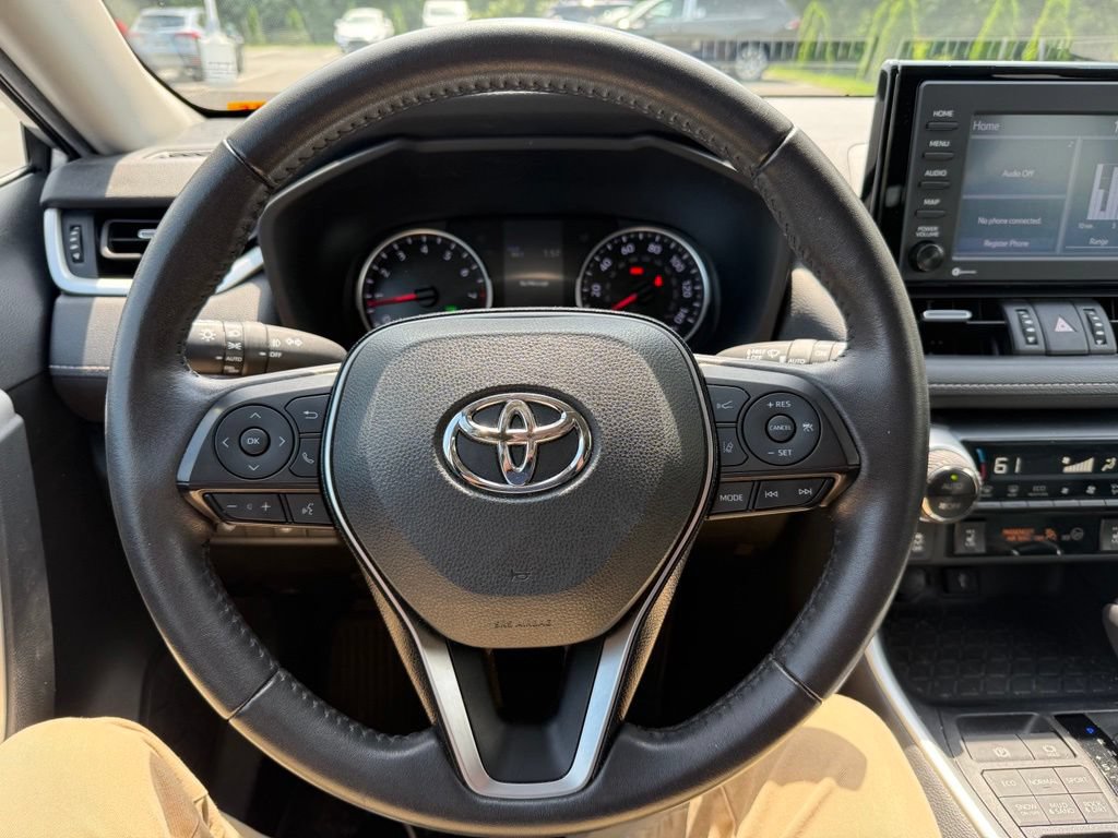 Used 2020 Toyota RAV4 XLE Premium AWD/4WD image 10
