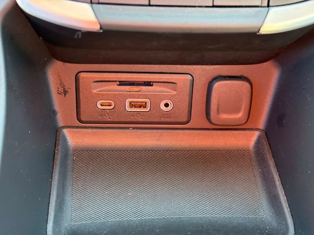 Used 2024 GMC Terrain SLT image 28