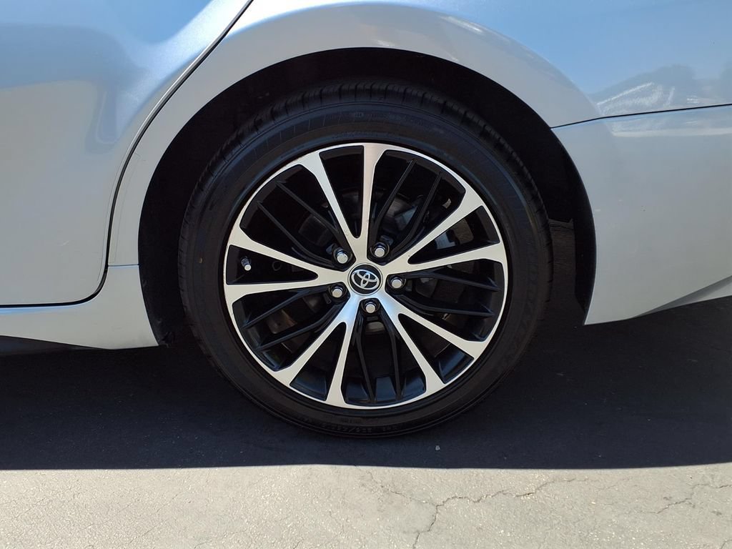 Certified 2018 Toyota Camry SE w/ Convenience Package FWD image 4
