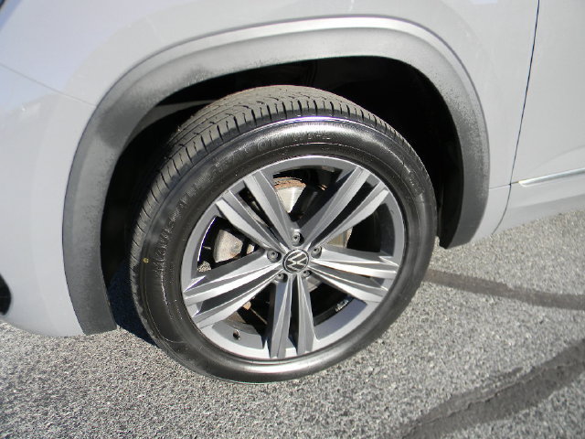 Used 2020 Volkswagen Atlas Cross Sport SE w/ Panoramic Sunroof Package AWD/4WD image 11