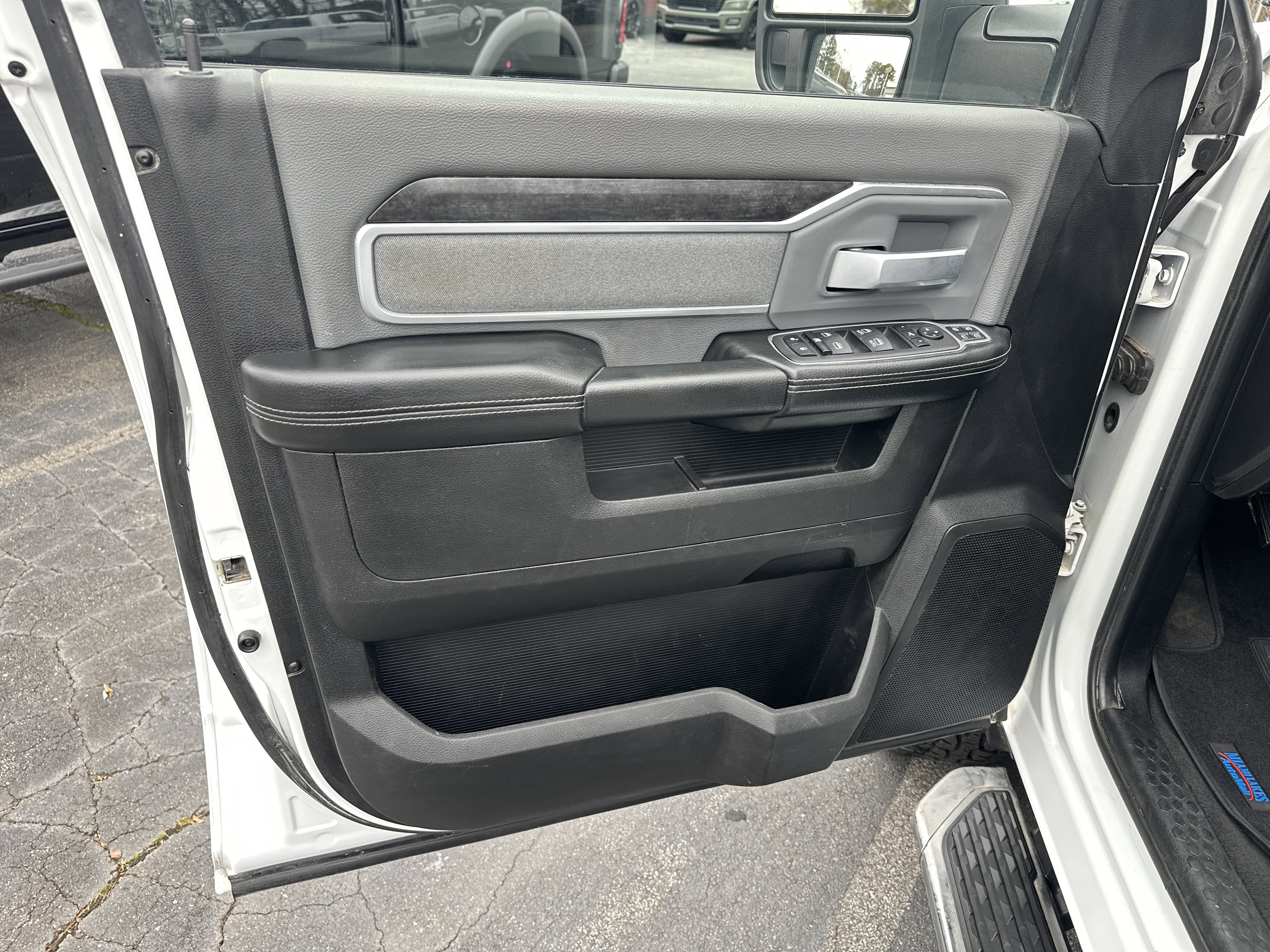 Used 2023 RAM 2500 Big Horn w/ Level 1 Equipment Group image 12