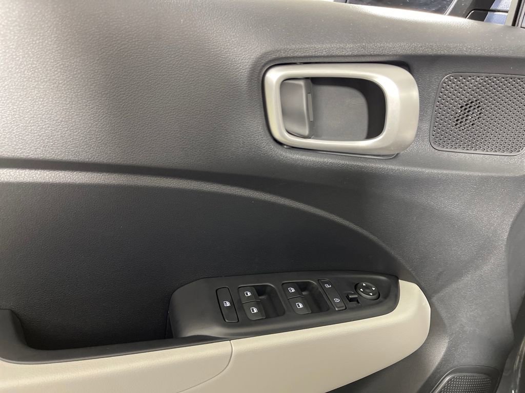 New 2026 Hyundai Venue SEL FWD image 18