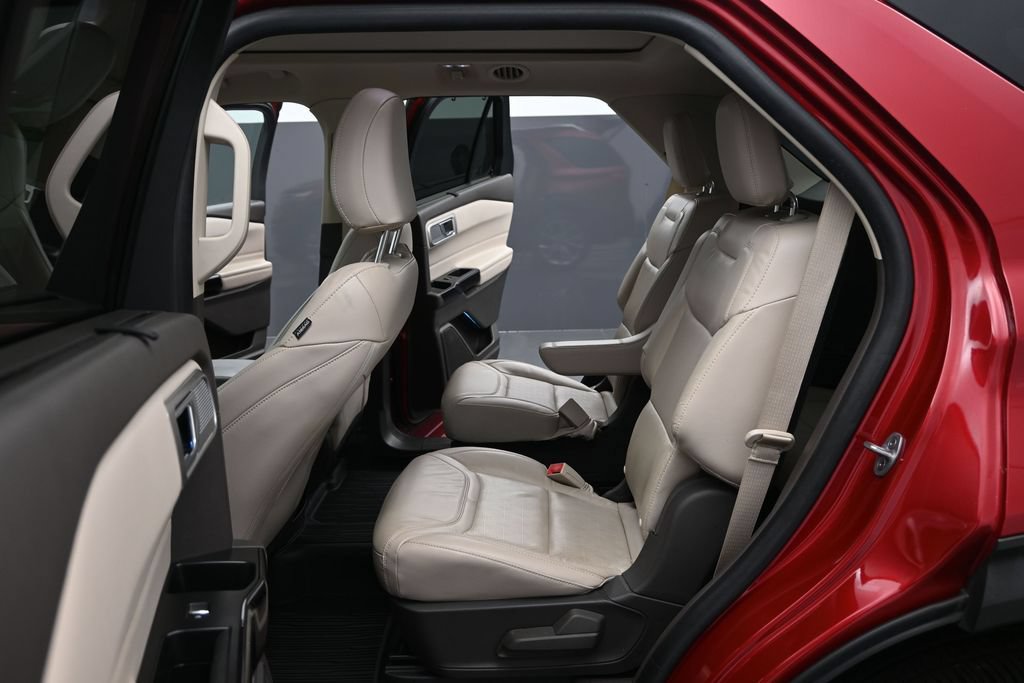 Used 2021 Ford Explorer Platinum w/ Equipment Group 601A AWD/4WD image 15
