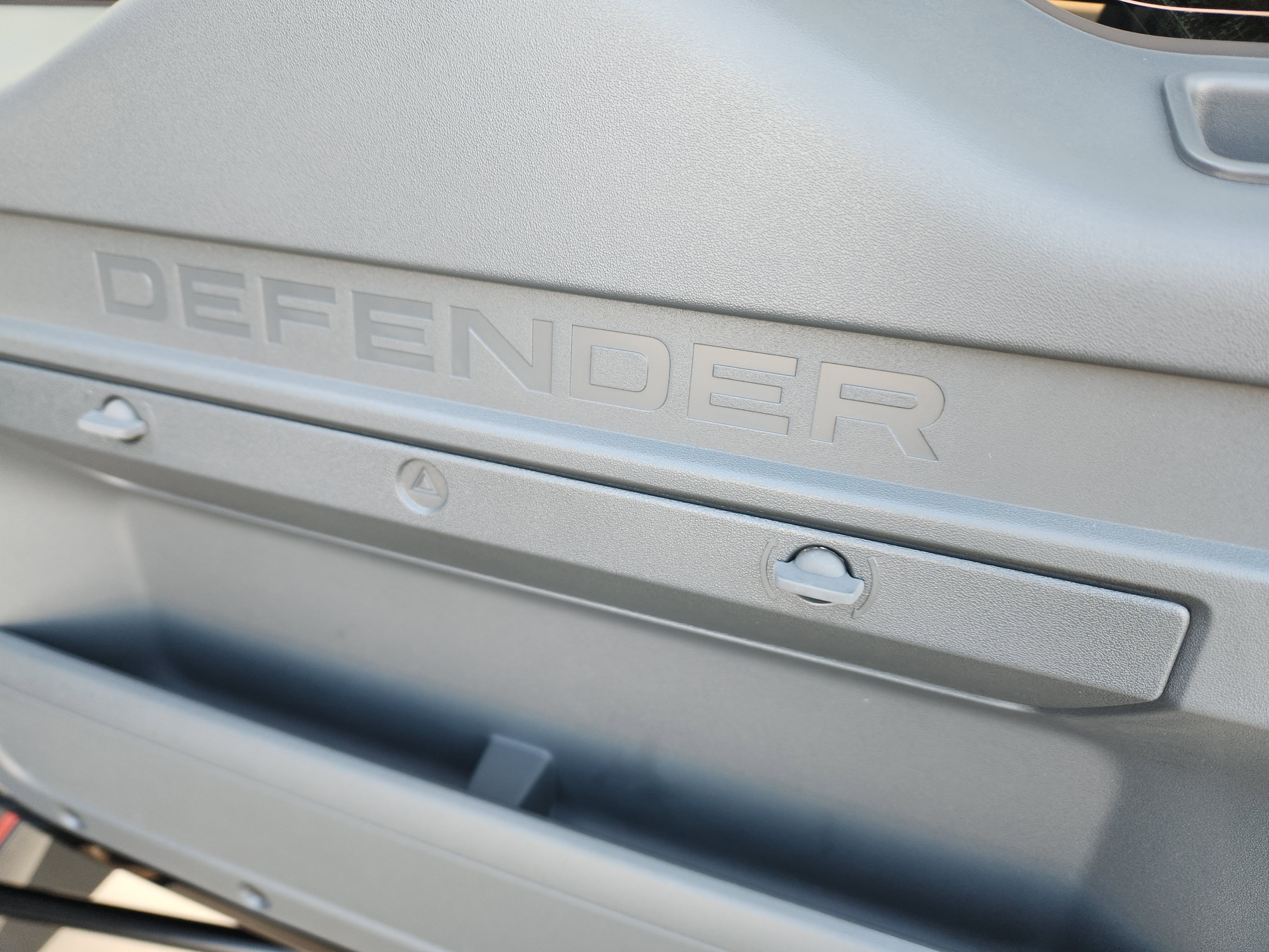 New 2026 Land Rover Defender 110 OCTA image 33