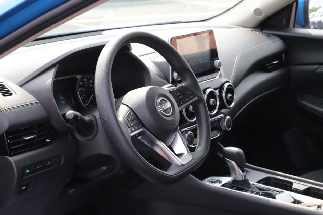 Used 2025 Nissan Sentra SV FWD image 10