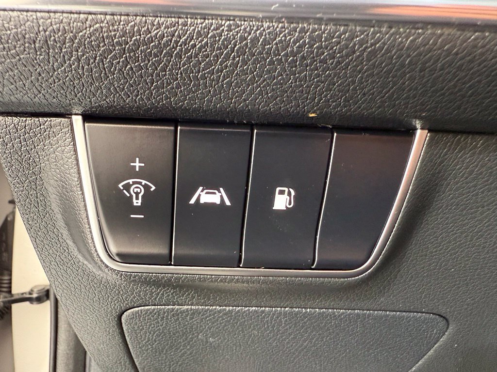 Used 2023 Kia Stinger GT-Line RWD image 36