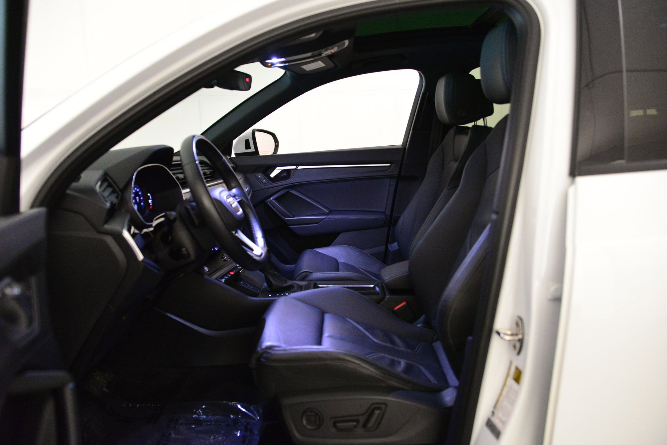 Certified 2023 Audi Q3 2.0T Premium w/ Black Optic Sport Package image 26