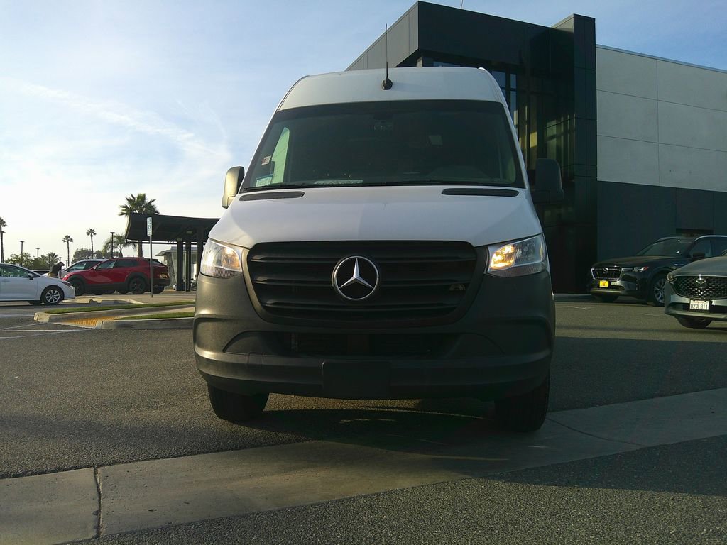 Used 2023 Mercedes-Benz Sprinter 2500 image 3