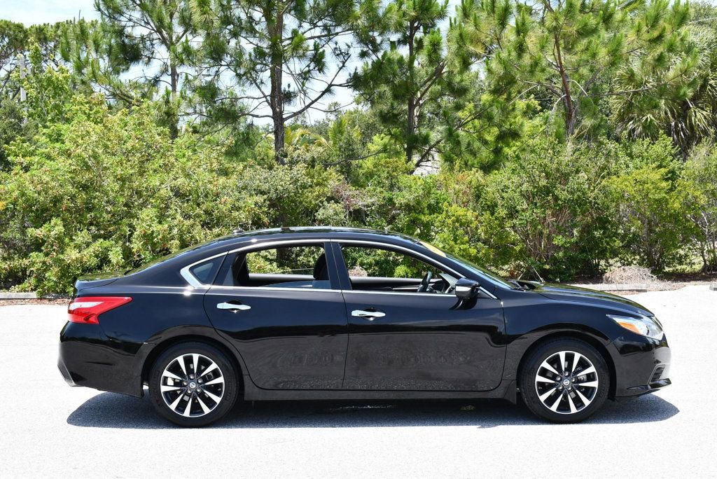 Used 2016 Nissan Altima 2.5 SL w/ Moonroof Package FWD image 29