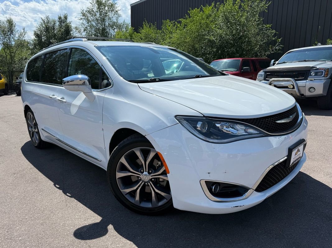 Used 2017 Chrysler Pacifica Limited