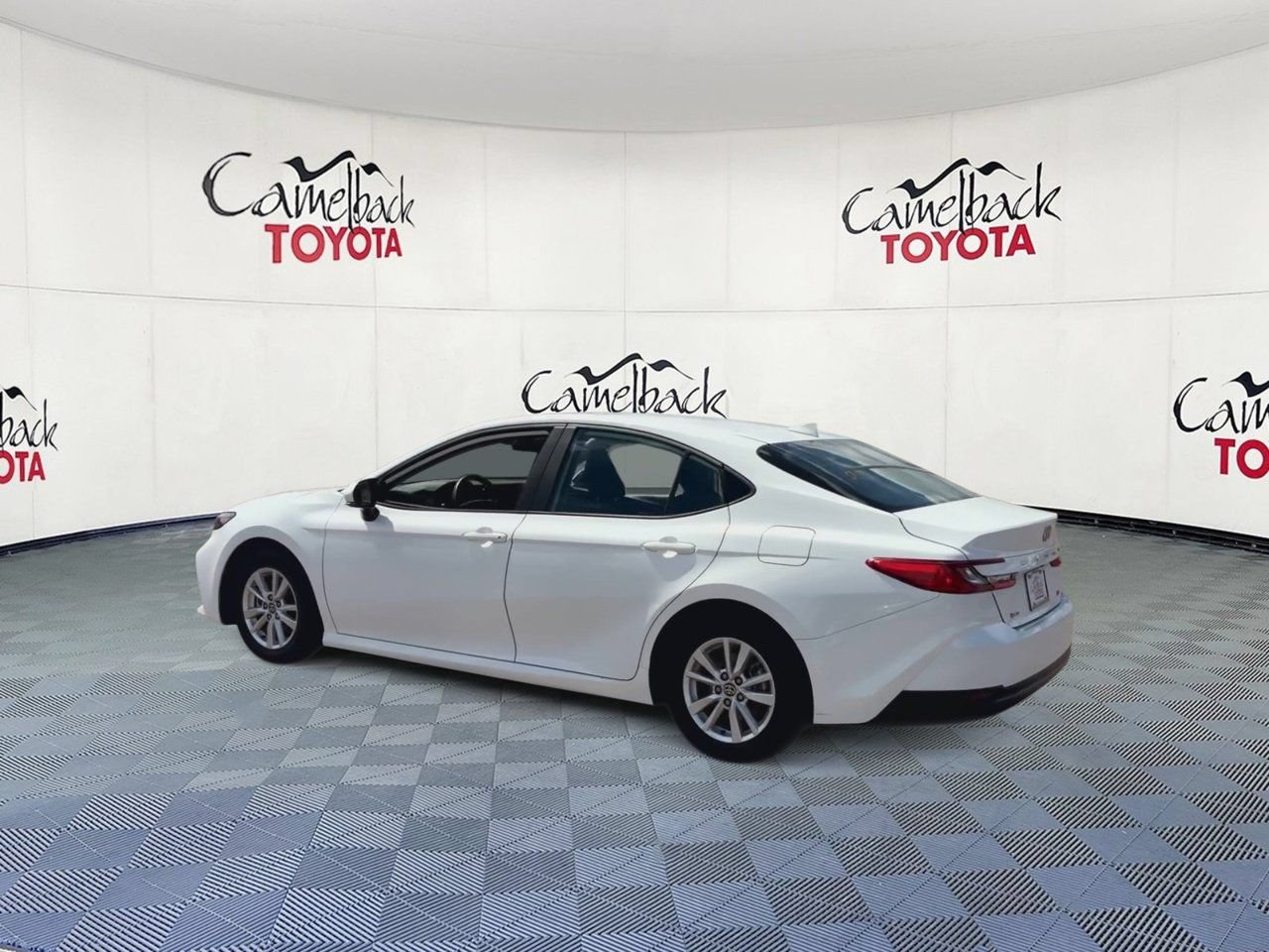 Used 2025 Toyota Camry LE FWD image 9