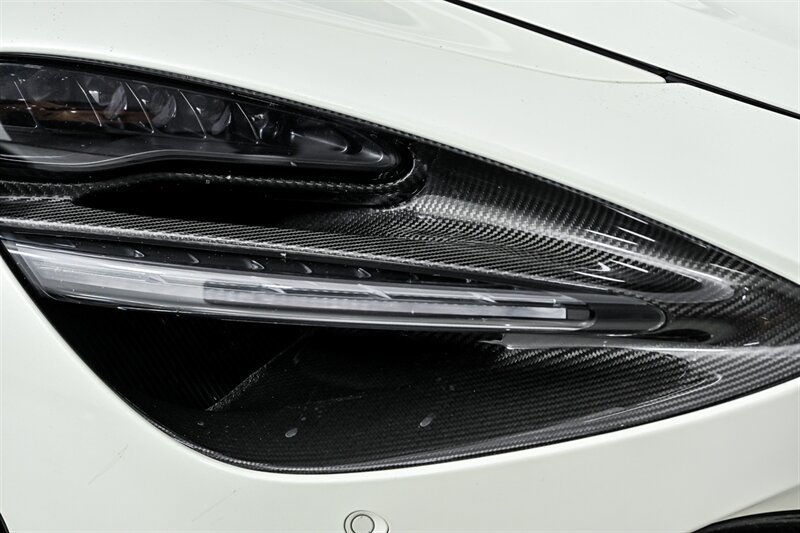 Used 2018 McLaren 720S RWD image 5