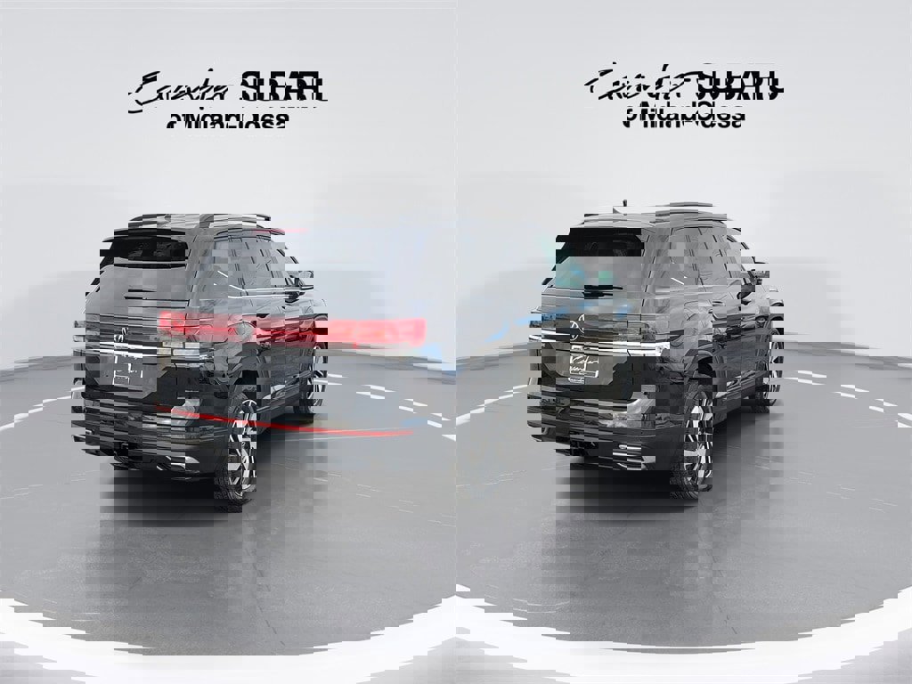 Used 2025 Volkswagen Atlas SE image 8