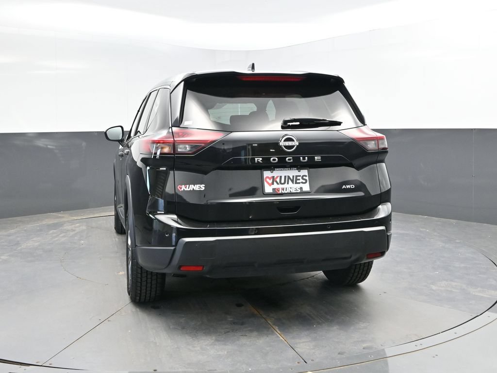 Used 2024 Nissan Rogue S AWD/4WD image 8