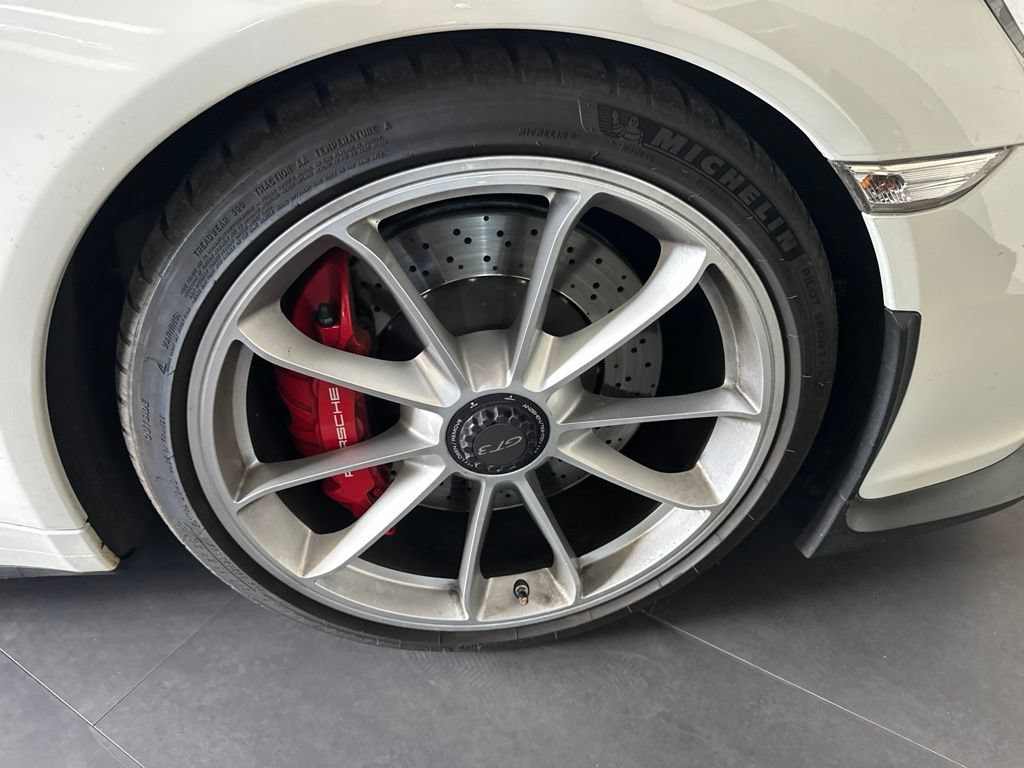 Used 2015 Porsche 911 GT3 RWD image 17