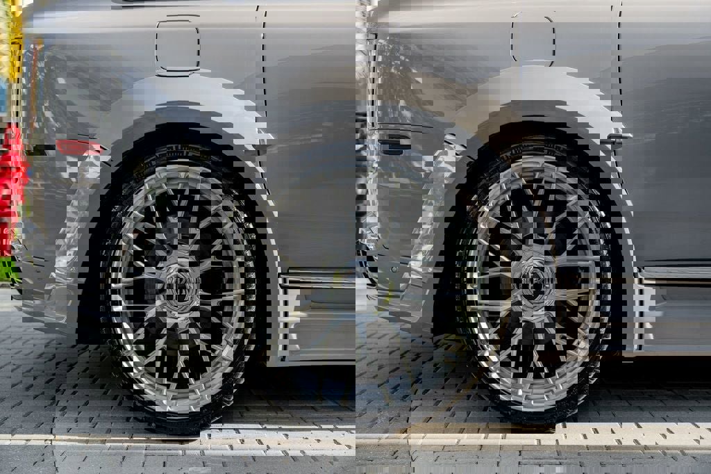 Used 2021 Rolls-Royce Cullinan Sport Utility image 44